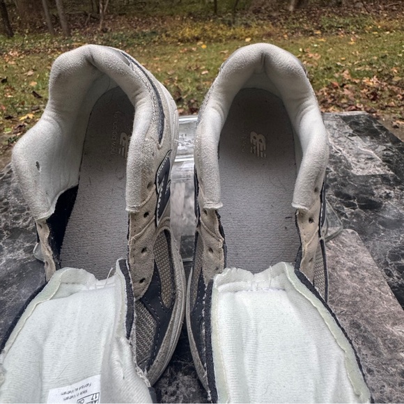 New Balance 2002R Sneakers Size 11 Boys - Picture 4 of 14